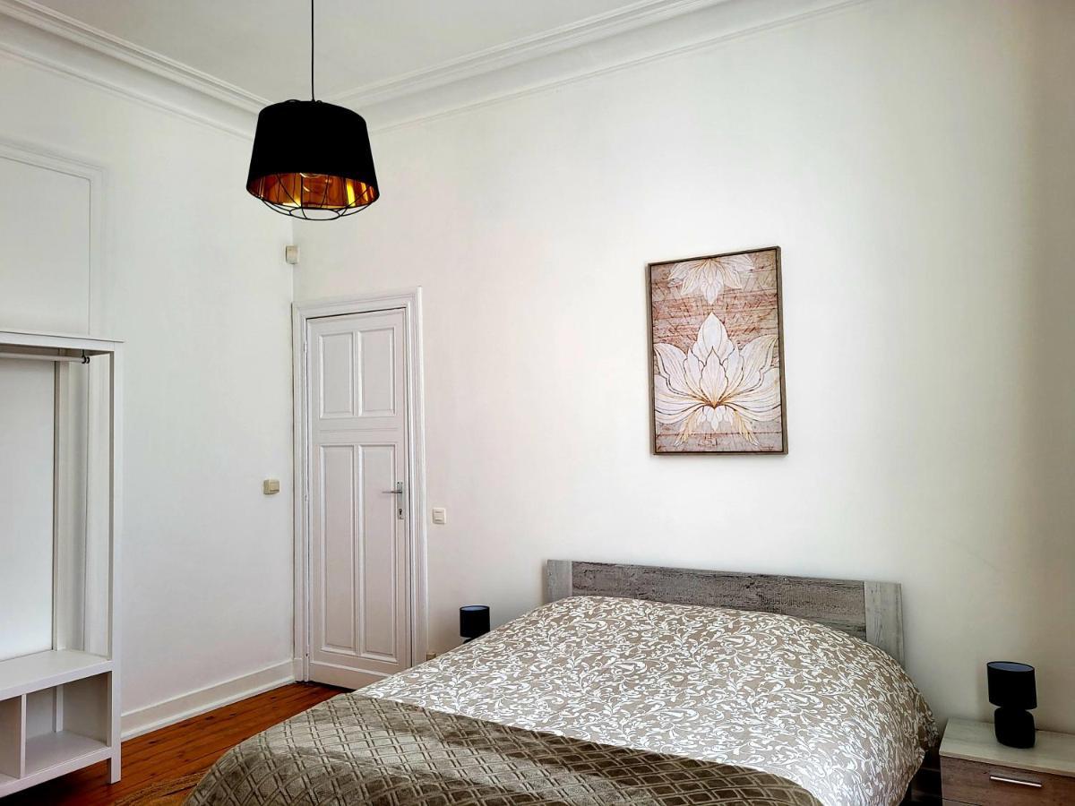 Brussels Bed & Blockchain Private Rooms With Shared Bathroom Etterbeek 외부 사진