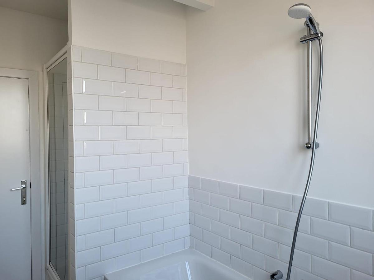 Brussels Bed & Blockchain Private Rooms With Shared Bathroom Etterbeek 외부 사진