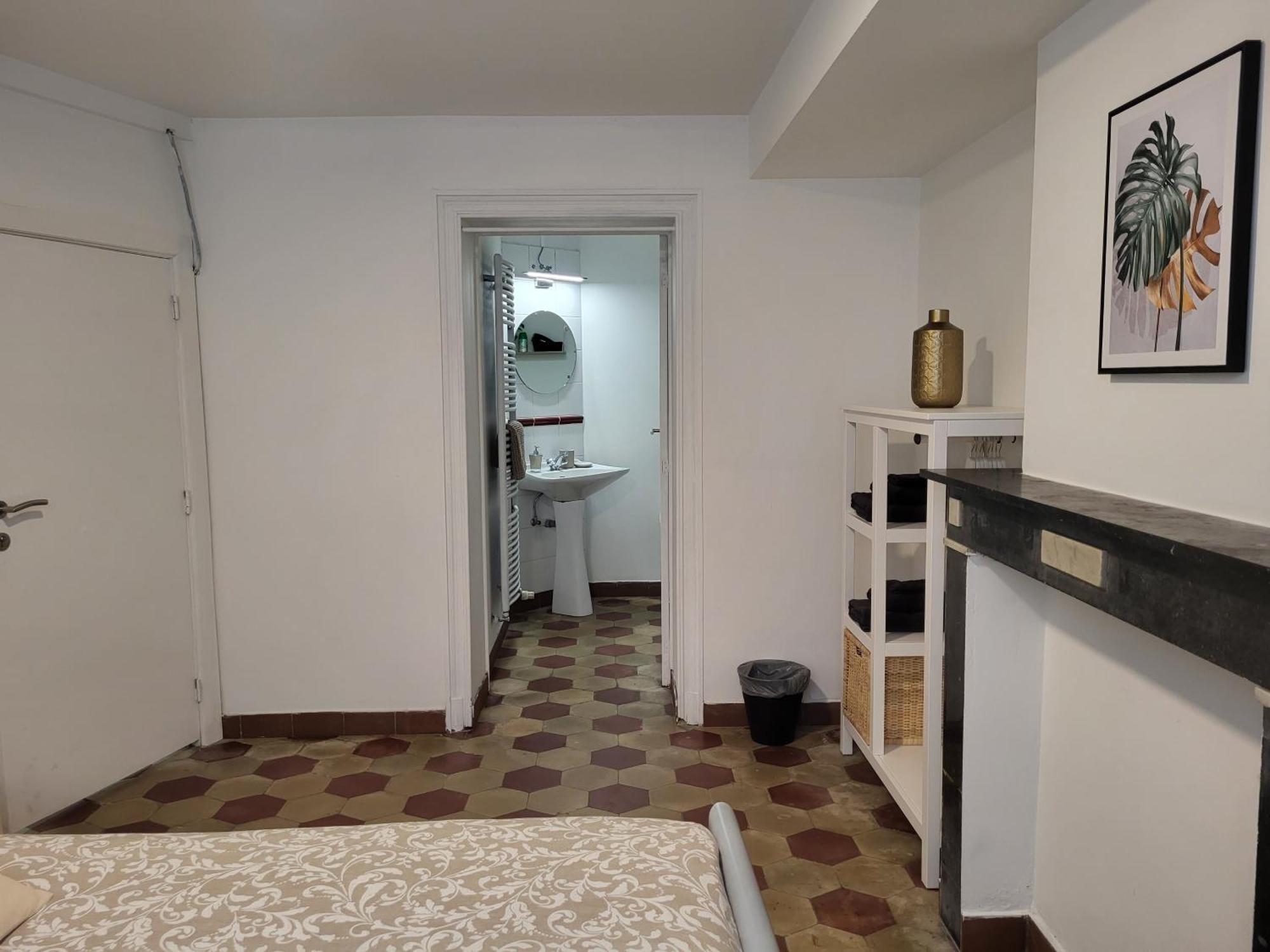 Brussels Bed & Blockchain Private Rooms With Shared Bathroom Etterbeek 객실 사진